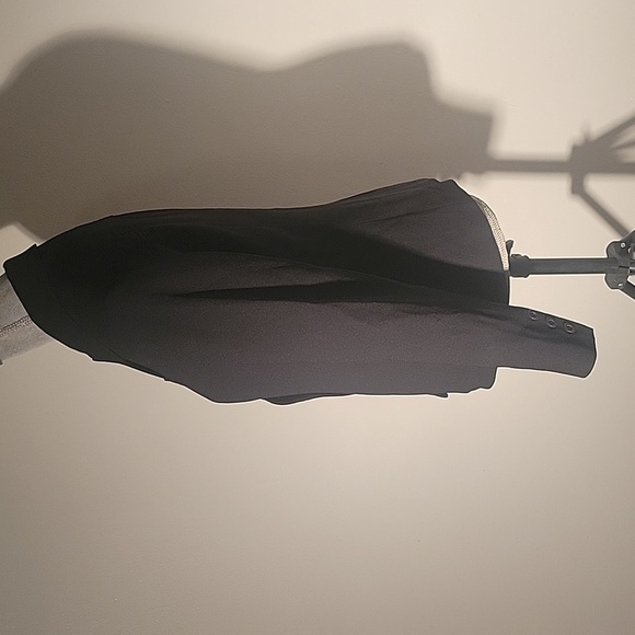 Preview Collection Womans Fully Lined Button Down Black Blazer, Size 6 - Picture 3 of 7